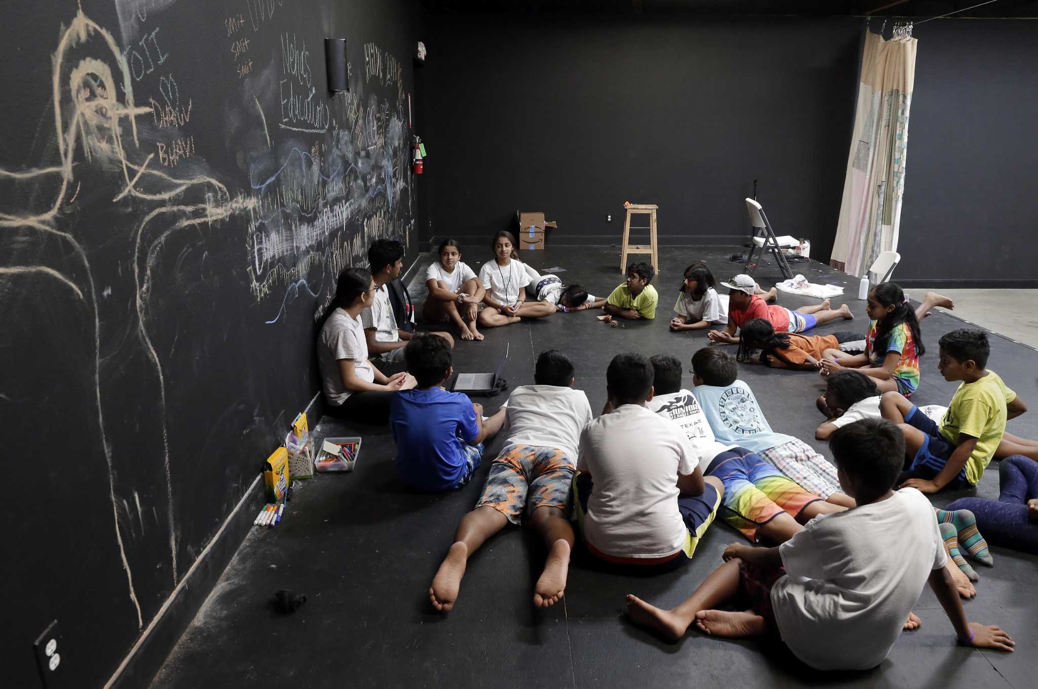 Hindu youth camp focuses on heritage, Indian culture