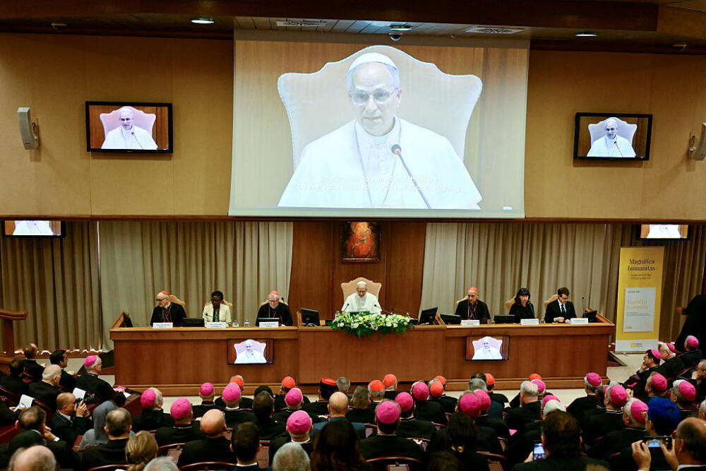 Pope Leo sees beauty in “wasting time together”