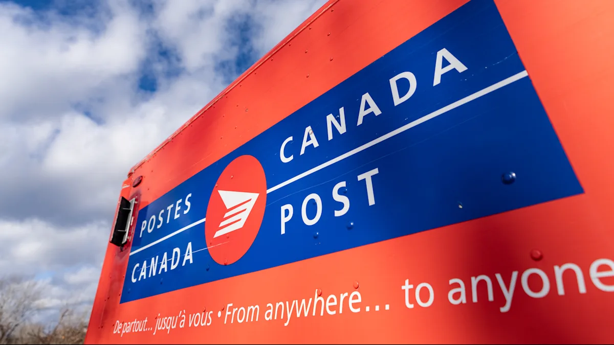 Canada Post workers vote 'yes' on new contract