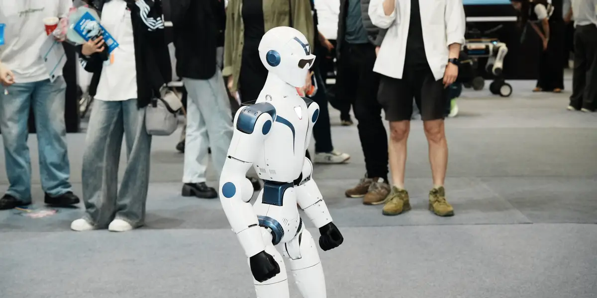 Silicon Valley Pushes to Build Physical AI Robots
