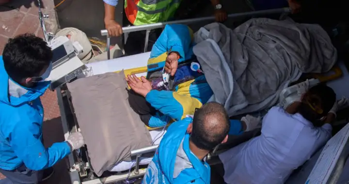 Sherpa guide lost on Mount Everest found alive crawling back to base camp