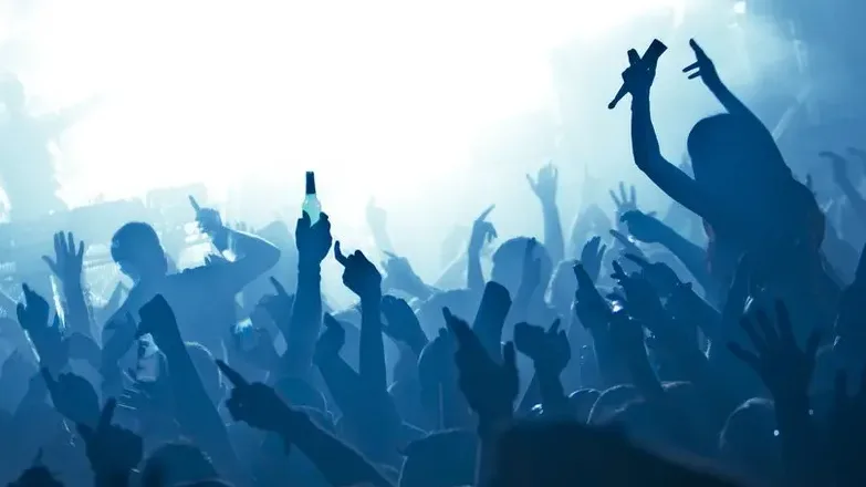 Police attend unlicensed event in woodland