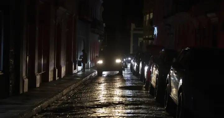 Are headlights too bright? Nearly 380K Canadians told Ottawa their answer