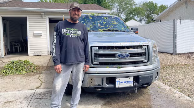 Regina residents deal with hail damage after stormy surprise