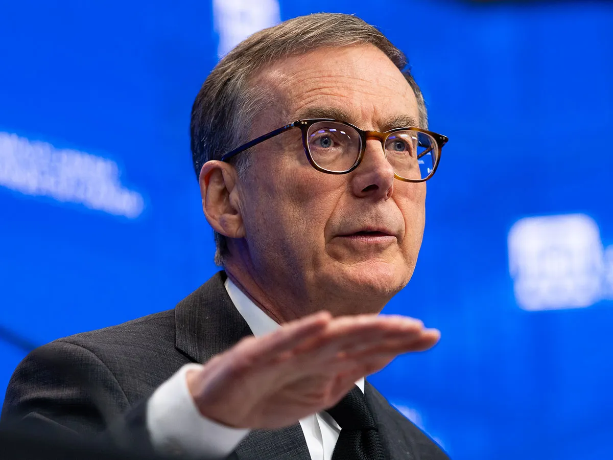 News of the day: Bank of Canada holds rate, economists' reactions, Scotiabank accelerates AI use, remote-work court decision, pandemic