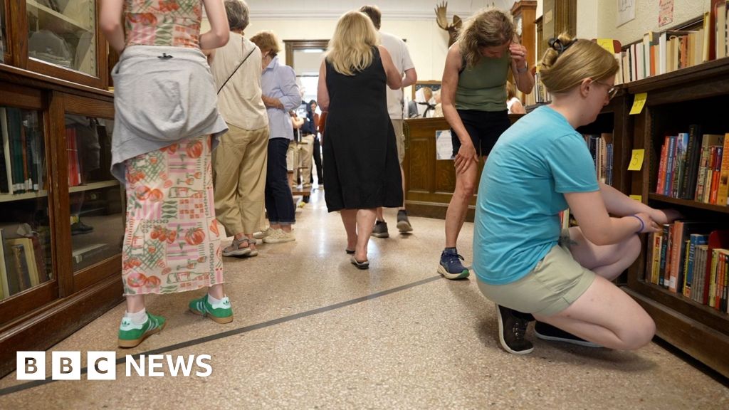 Watch: Historic US-Canada border library gets new Quebec