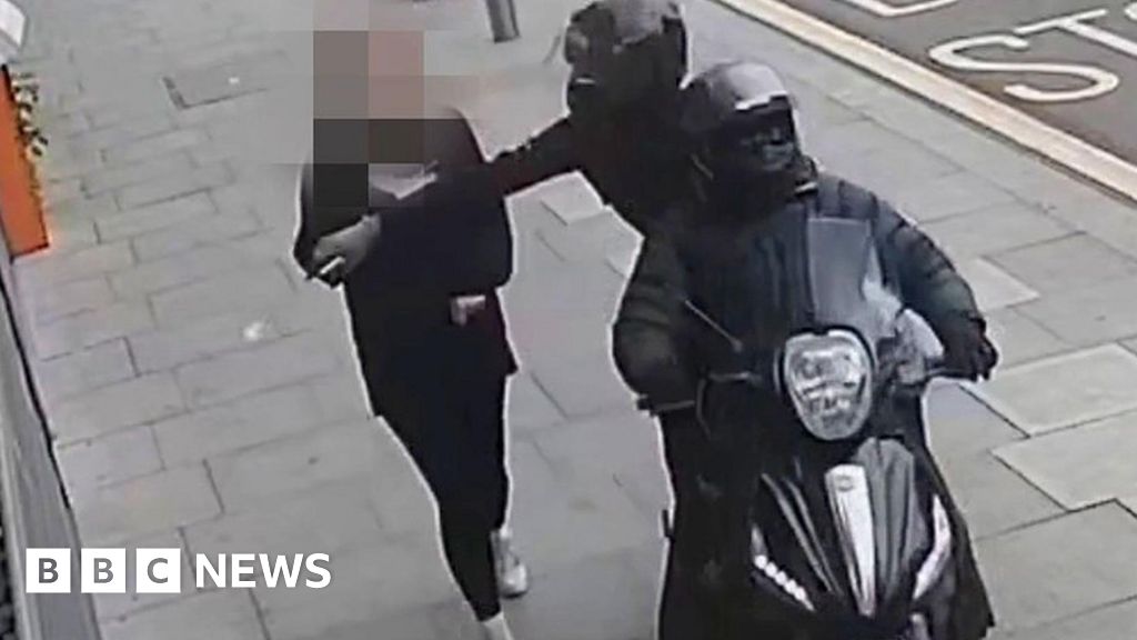 Make stolen phones unusable, Met Police urges tech giants