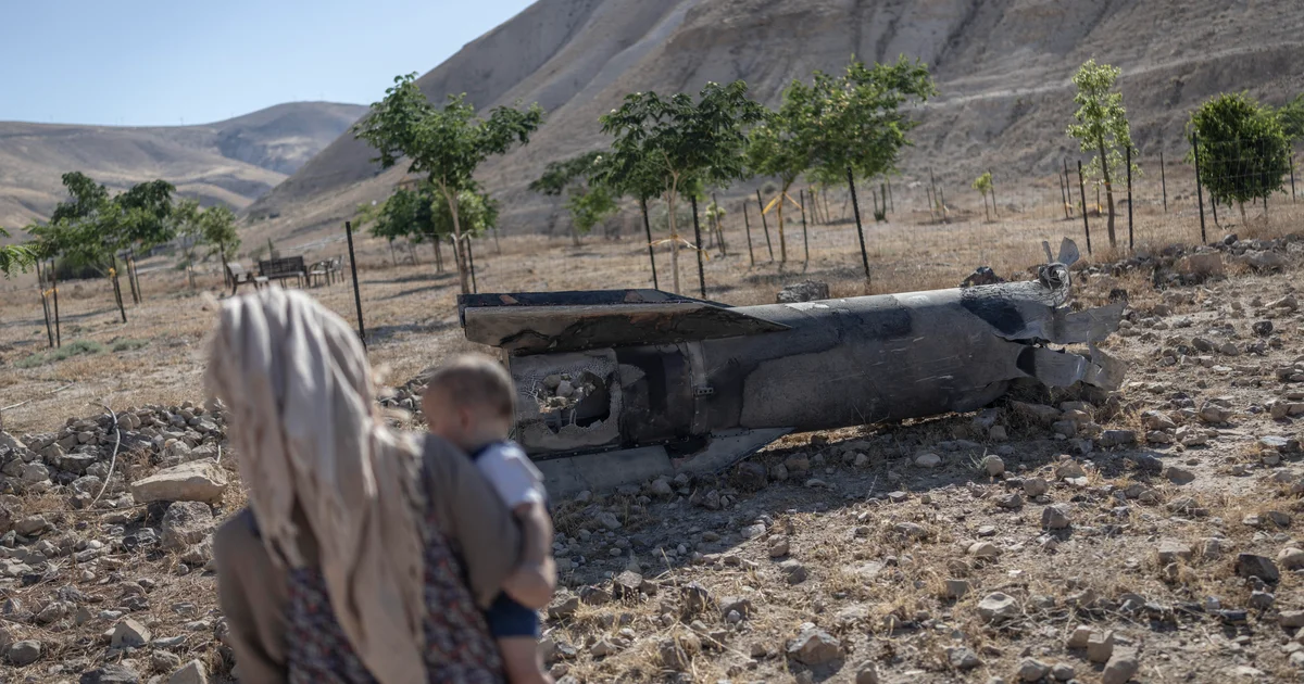Live Updates: Trump says U.S. to hit Iran "very hard," threatens to take Kharg Island as war reignites