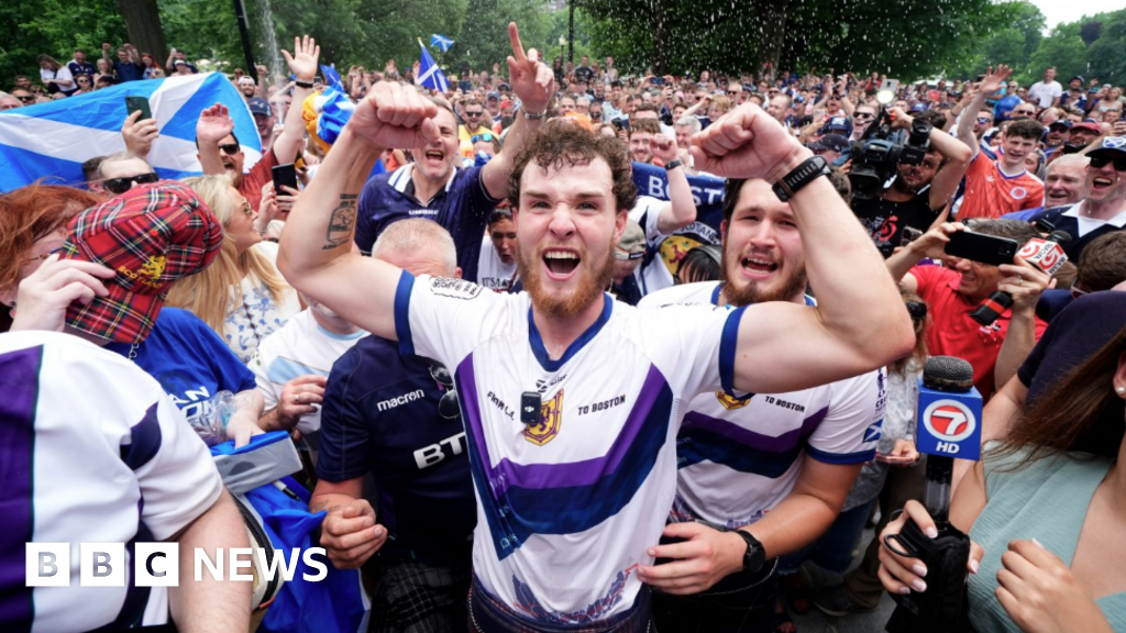 Scotland fan completes 3000