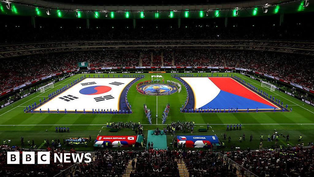 Mexican man apologises for making racist gesture at World Cup