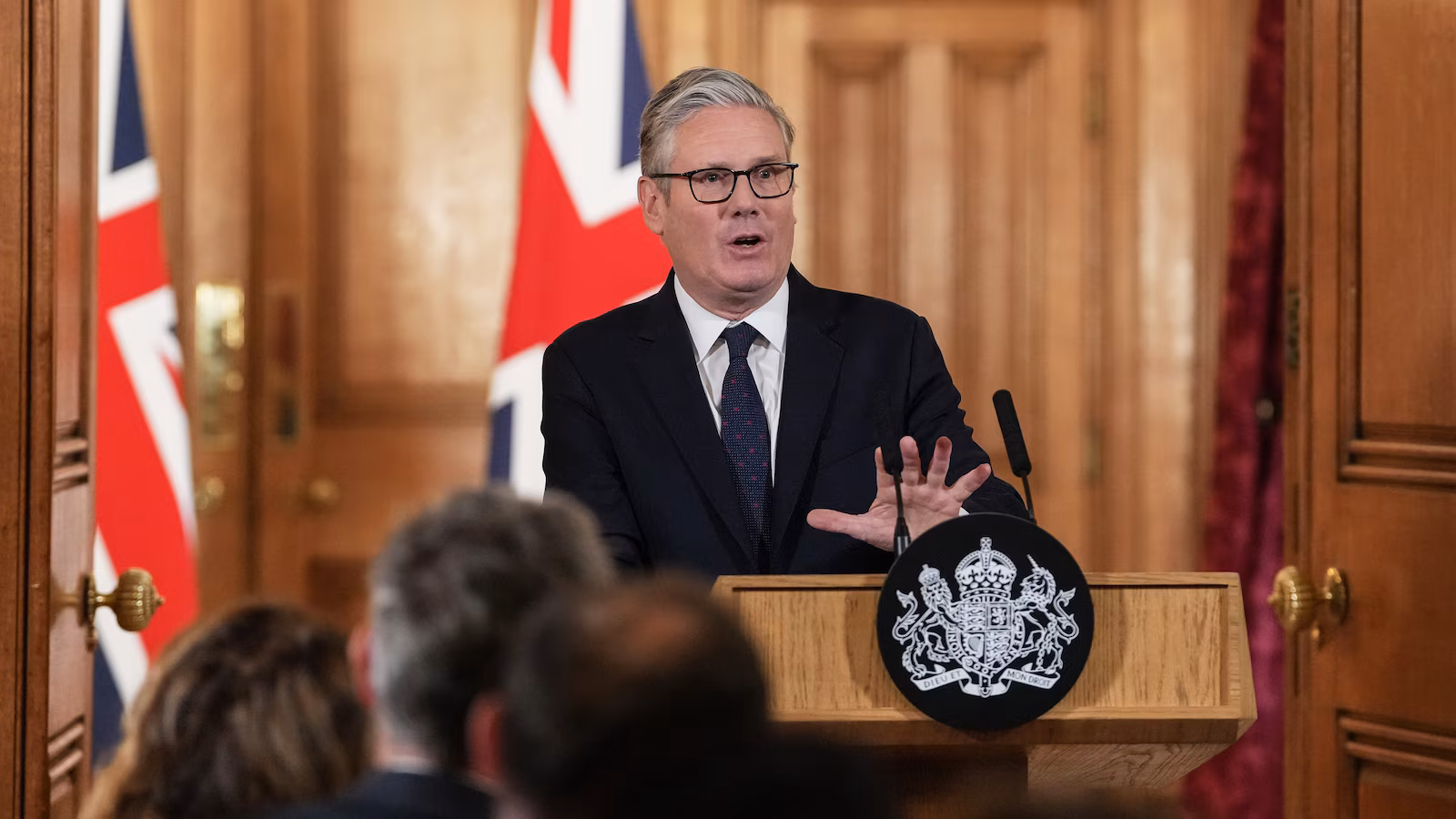Starmer says Britain will ban under-16s from using a range of social media apps