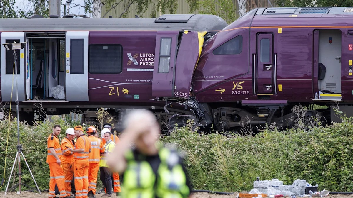 Train crash passenger 'thought of an explosion'