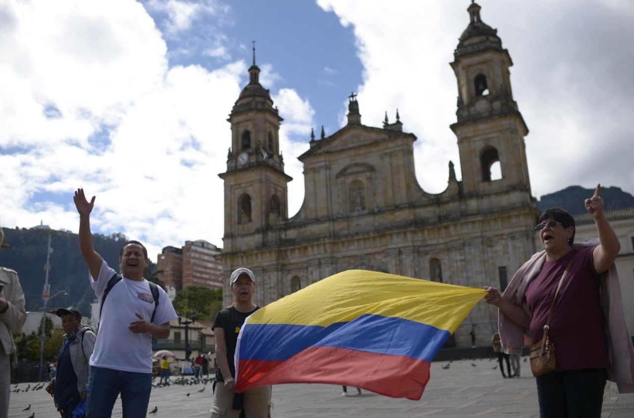 Colombians prepare to vote for continuity or change