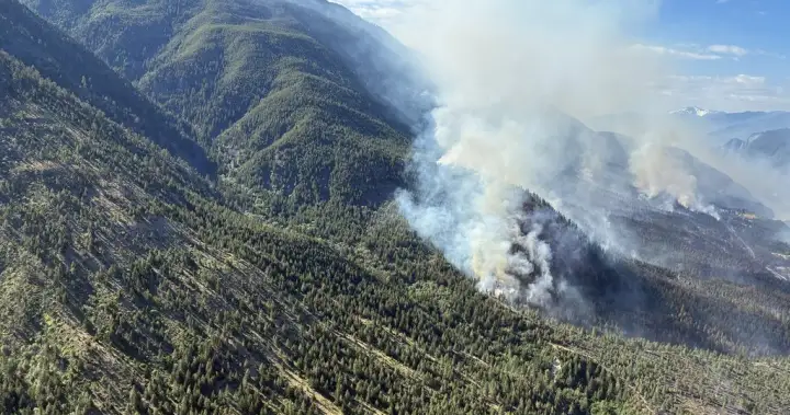 Firefighters battling wildfire near Lytton, B.C., helped by cooler temperatures