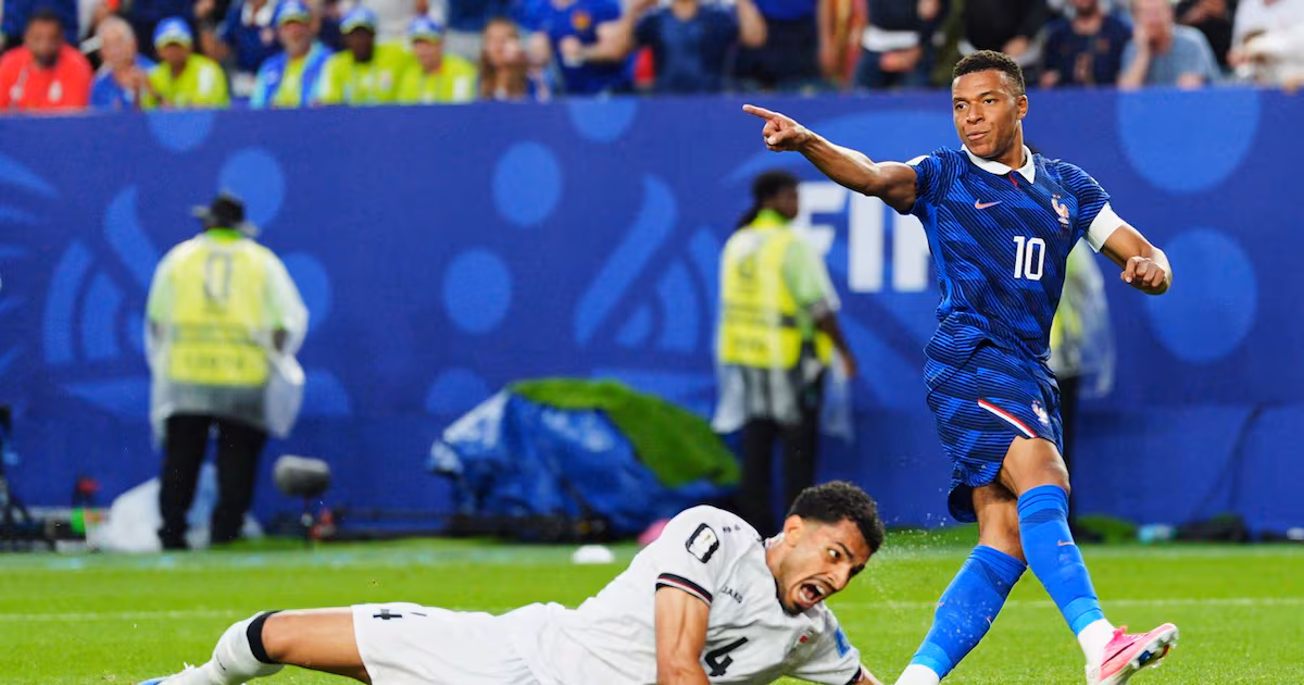 Kylian Mbappé of France scores 2 goals to reach 16 in World Cup career, tying for 2nd most