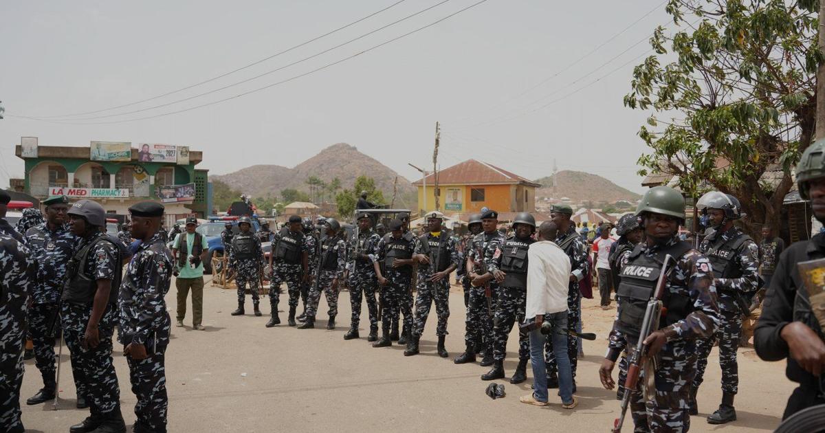Armed group in Nigeria kills at least 20 people and exchanges gunfire with police