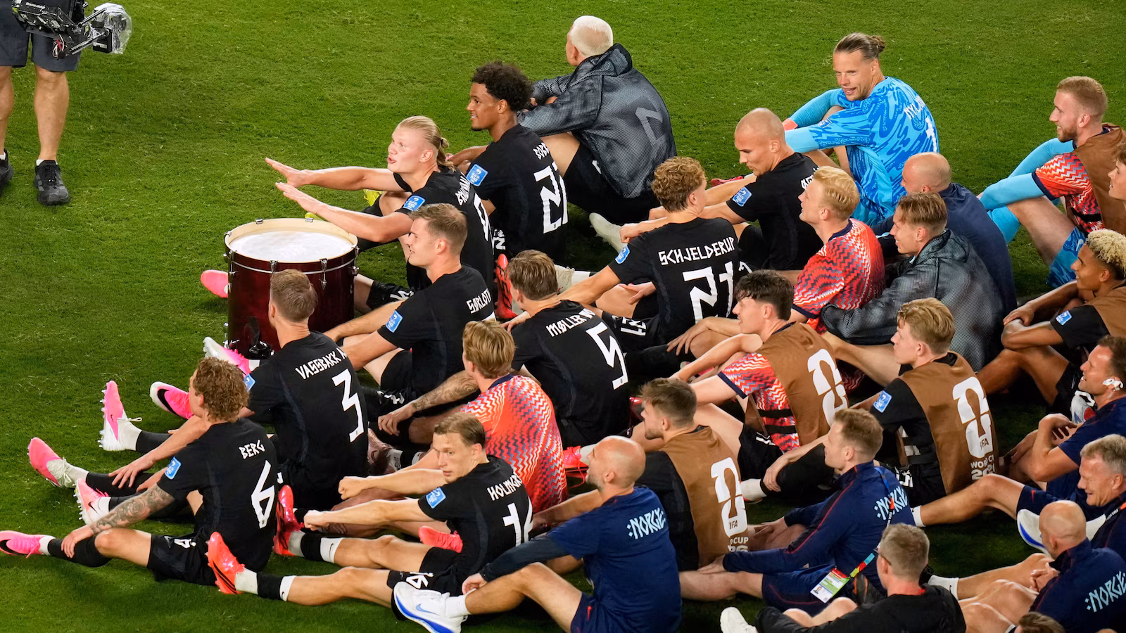 Erling Haaland scores 2 more goals and Norway beats Senegal 3-2 to reach World Cup round of 32