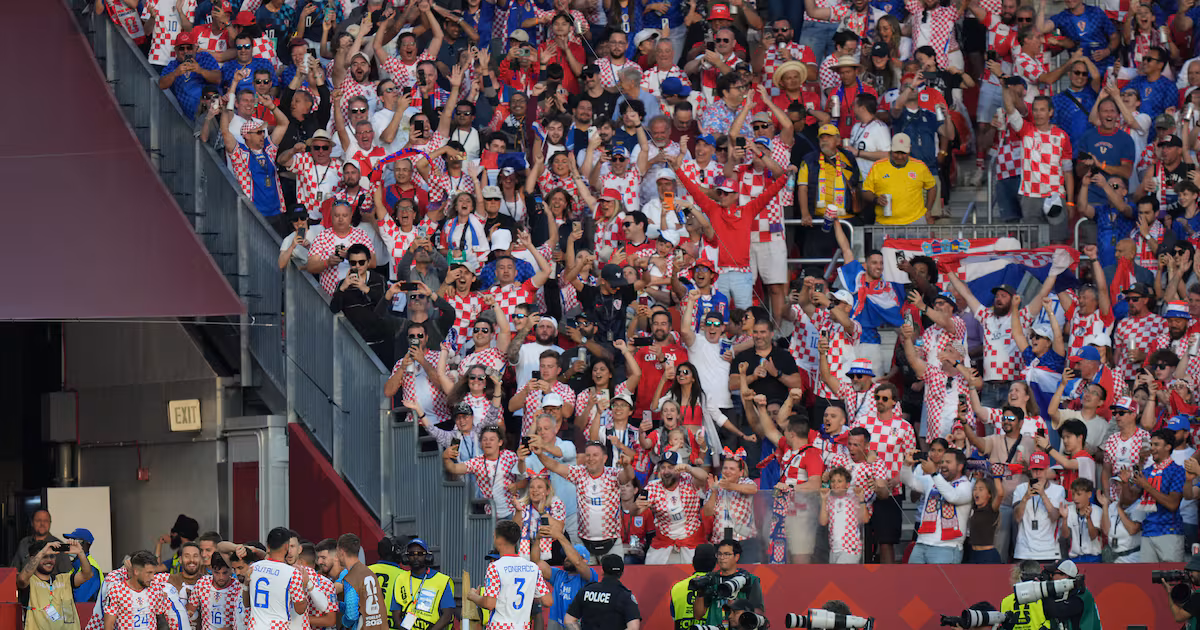 Croatia stays alive for World Cup knockout round and eliminates Panama with 1