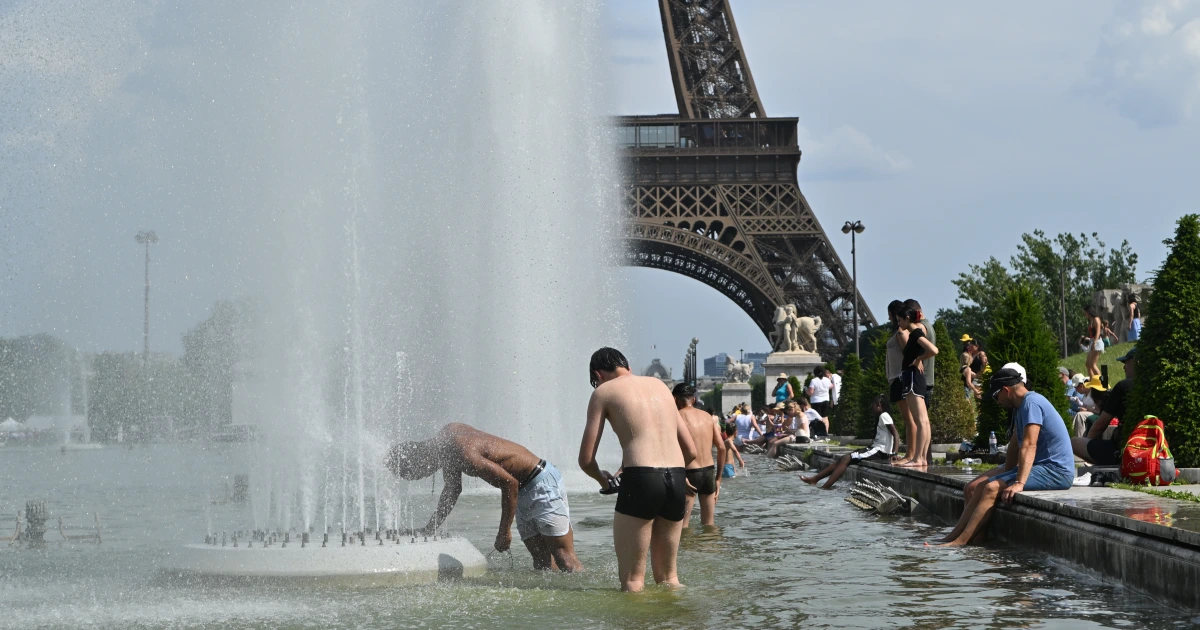 France records 1,000 excess deaths during record