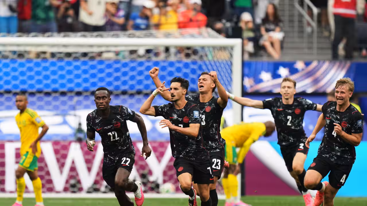 Watch: Stoppage-time goal lifts co