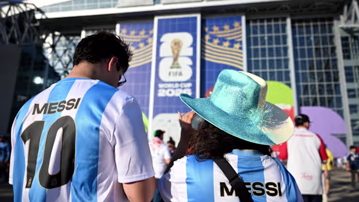 Experts warn World Cup fans about AI