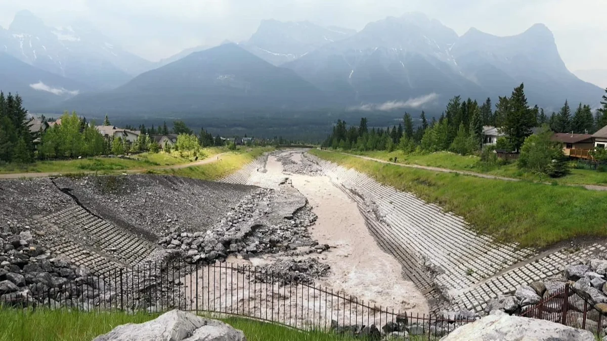 Heavy rainfall causes damage, strands campers west of Calgary