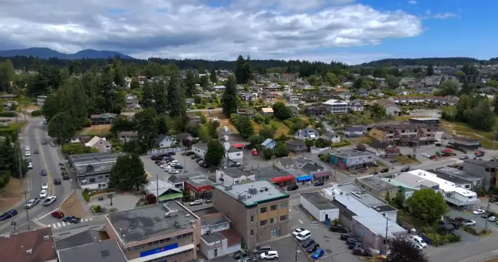 Powell River residents protest encampments as motion to change bylaw is defeated