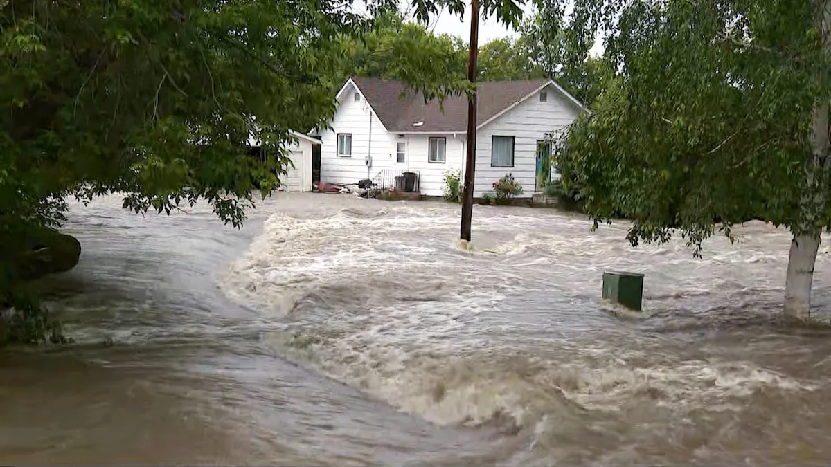 Unprecedented flooding inundates Swan River, leading to evacuations