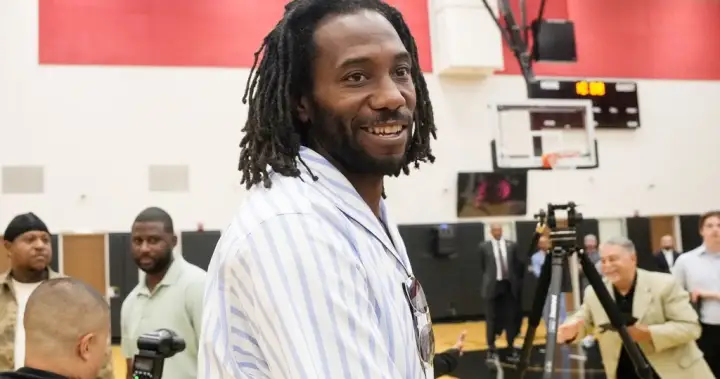 NewsAlert: Raptors say Leonard trade put on hold