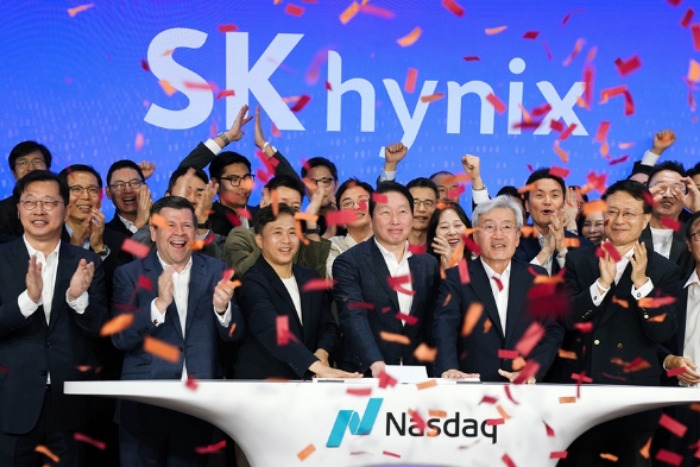 SK chief Chey weighs new US chip plant as AI demand outpaces capacity, mulls stock split