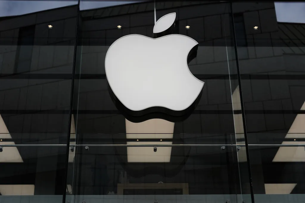Apple bites OpenAI with lawsuit