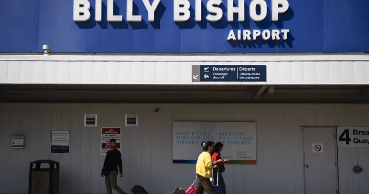 Toronto’s top doctor to study impacts of expanding Billy Bishop airport
