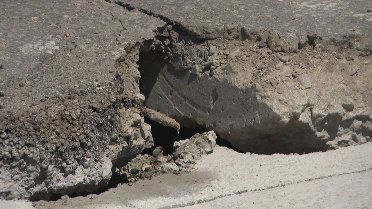 Highways buckle under extreme heat in Manitoba