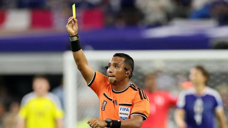 France vs. Spain referee: Who are match officials and VAR for World Cup semifinal?