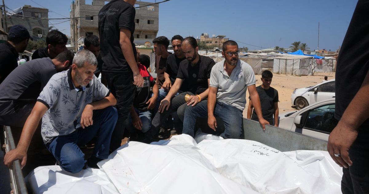 Israel ramps up strikes in Gaza with attack on police