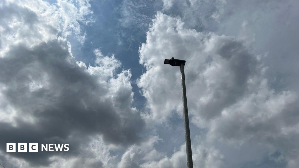 5G tech on Devon lampposts approved despite safety fears