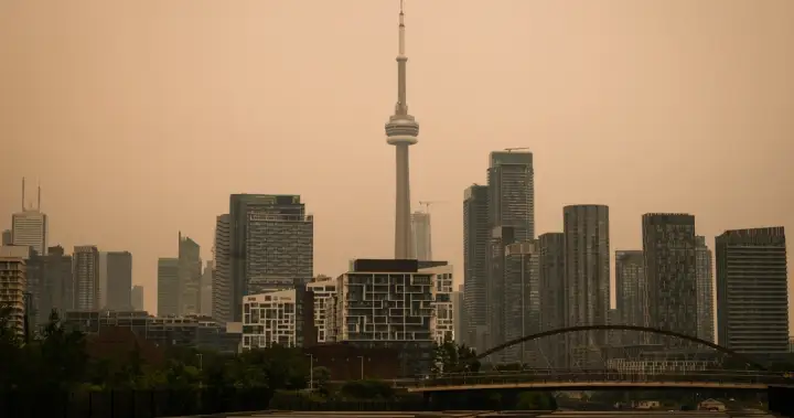 Wildfire smoke transforms skies as air quality plummets across Canada
