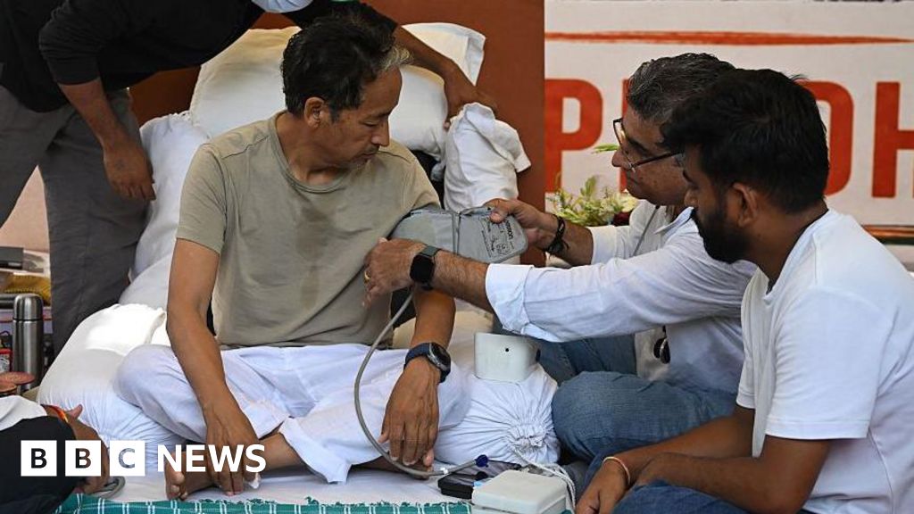Sonam Wangchuk: Indian activist on fast for 20 days refuses to end hunger strike