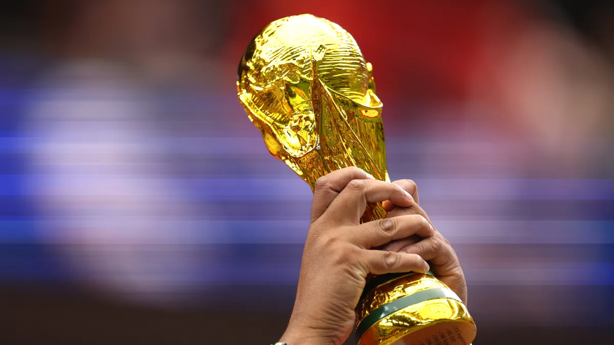 How many people watch the World Cup final vs. Super Bowl in USA, around the world?