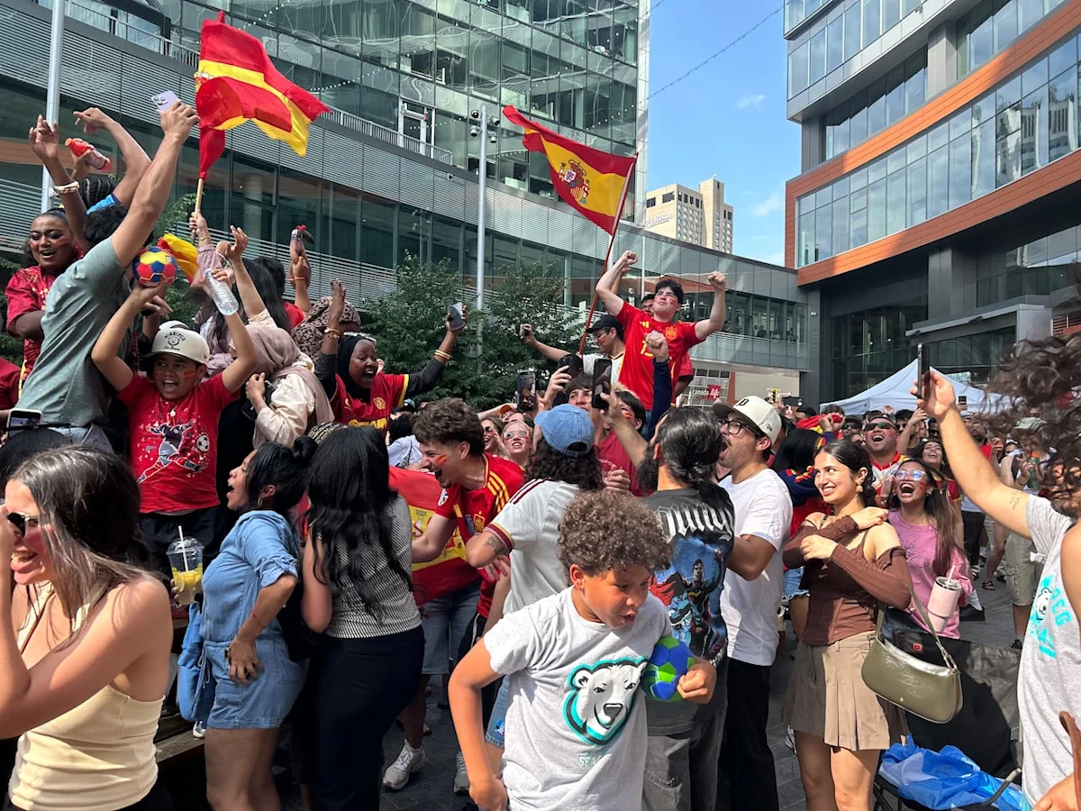 Fans party in Winnipeg after Spain wins World Cup
