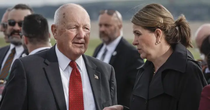 Alberta, Saskatchewan make compelling case for supplying U.S. with oil: Hoekstra