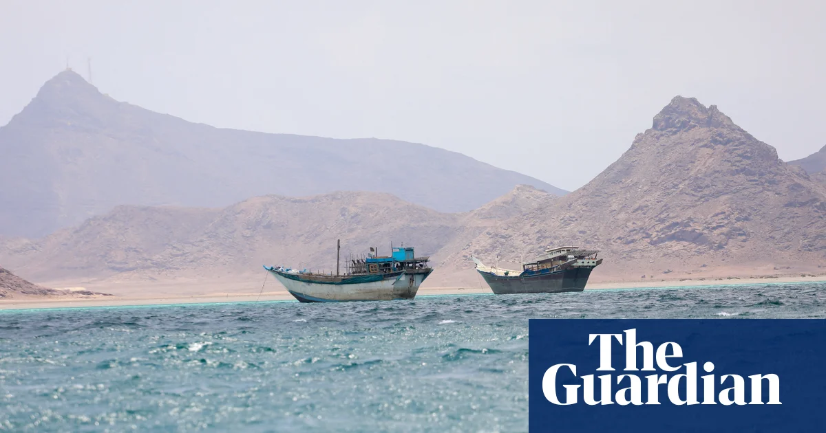 Houthis threaten to attack shipping tankers if they use Saudi Arabian ports on Red Sea