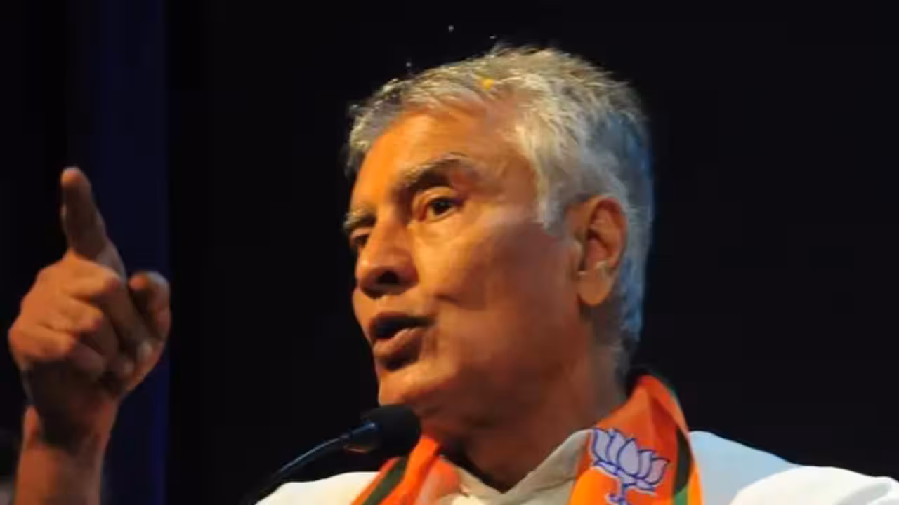 ‘After politicising bureaucracy, AAP criminalising politics’: Jakhar