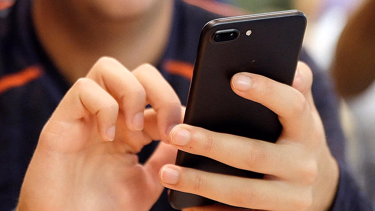 More people use ChatGPT as a therapist: two experts explain why