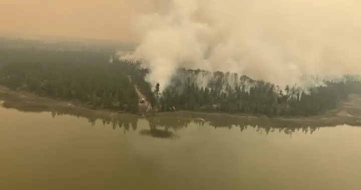 Wildfires in B.C. prompt evacuations as hot, dry conditions persist