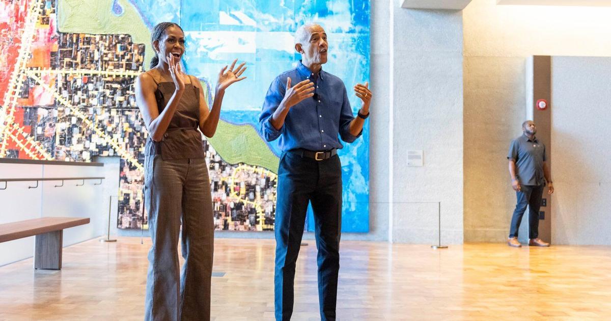 Former President Barack Obama surprises WNBA All