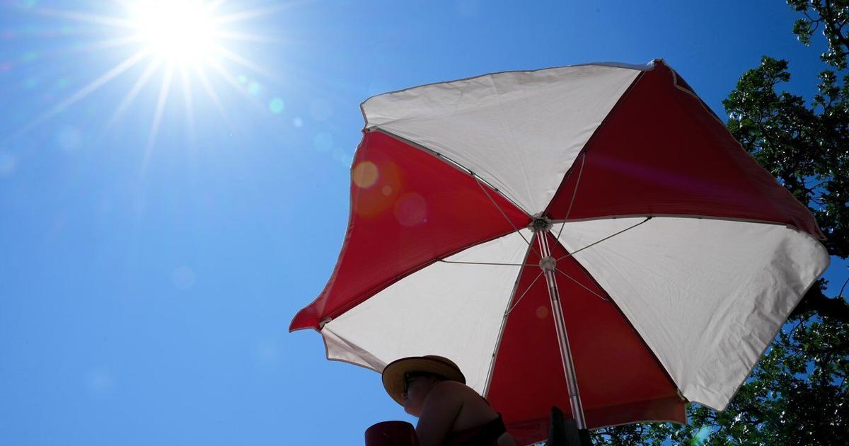 Sweltering heat wave grips central and southern US for a second straight day