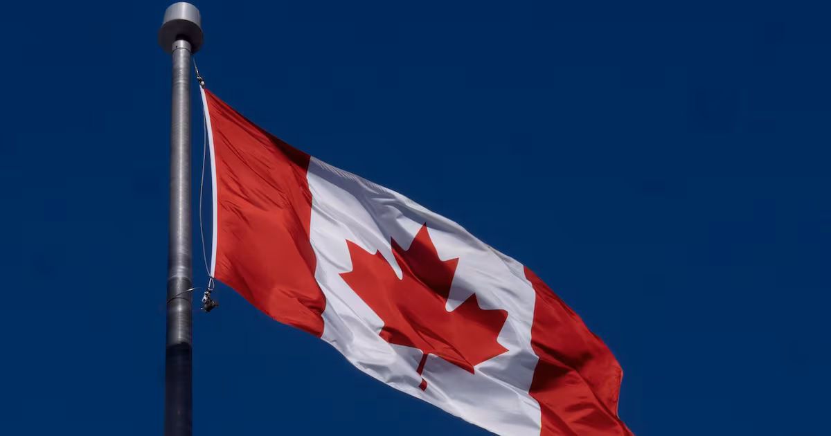 Giant Canadian flag to fly outside Ottawa City Hall in response to U.S. tariff threat