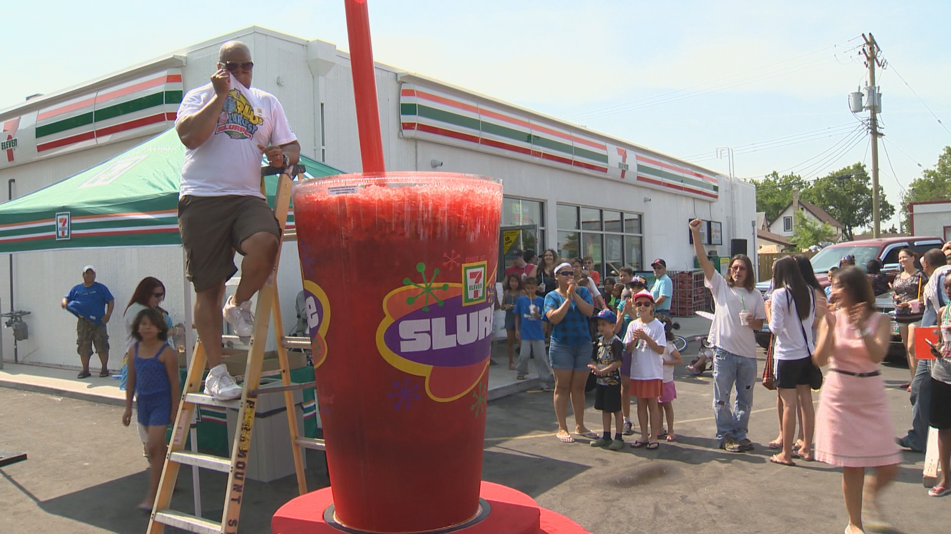Calgary coming for Slurpee Capital of the World title held by Winnipeg for 2 decades