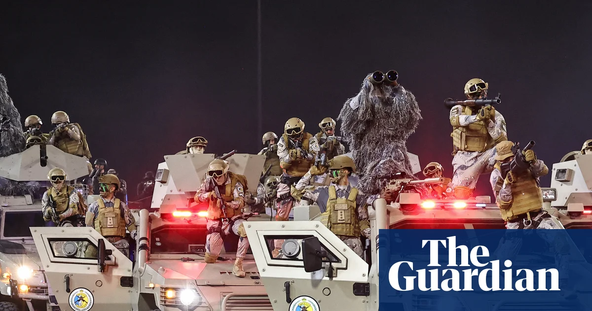 Saudi Arabia prepares sea and possible land offensive against Houthis
